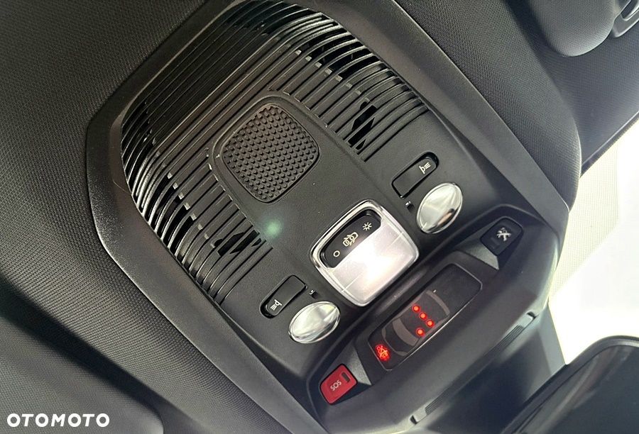 Peugeot 3008 1.6 PureTech GPF GT Line S&S EAT8 - 40