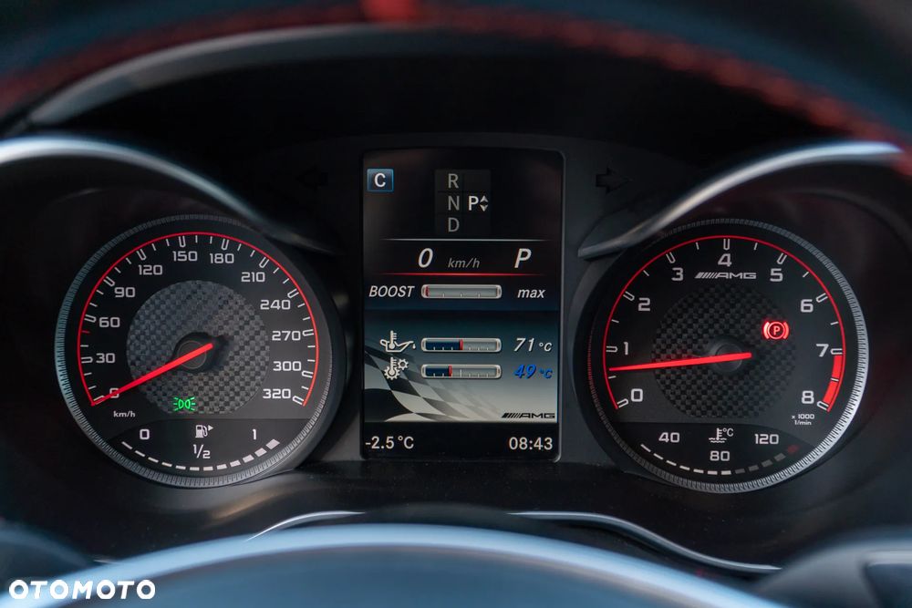 Mercedes-Benz Klasa C AMG 63 S AMG Speedshift 7G-MCT - 34