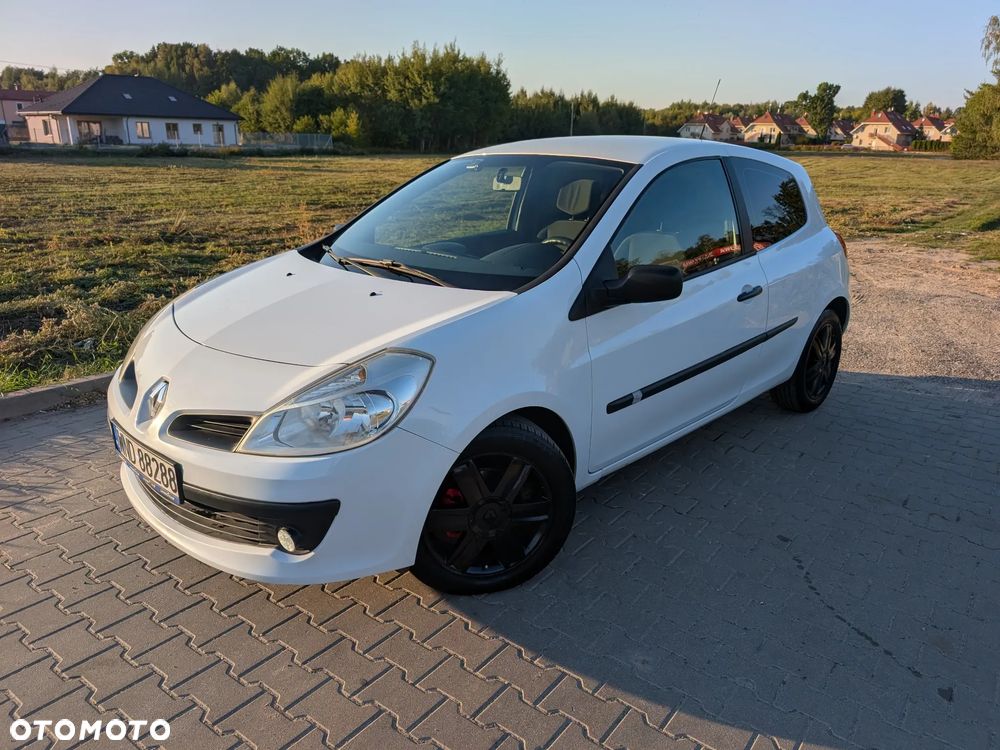 Renault Clio - 18