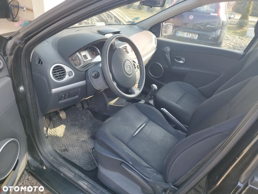 Renault Clio - 13