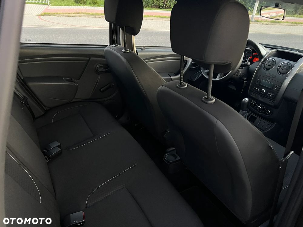 Dacia Duster 1.6 Laureate - 12