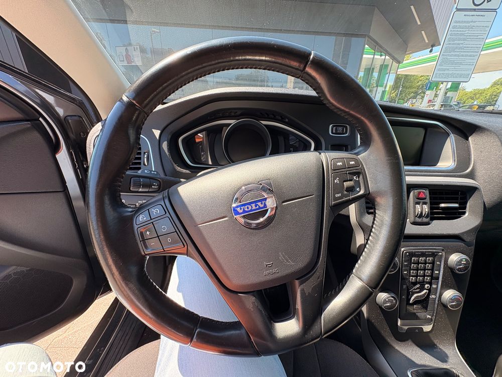 Volvo V40 D3 Momentum - 9