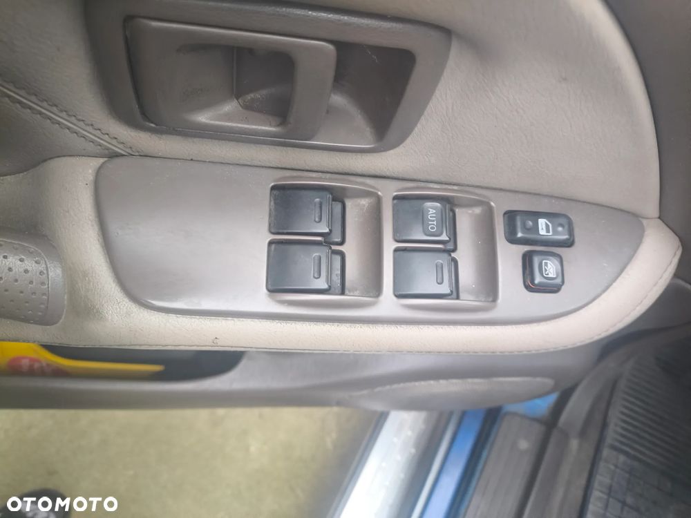 Toyota Land Cruiser - 12