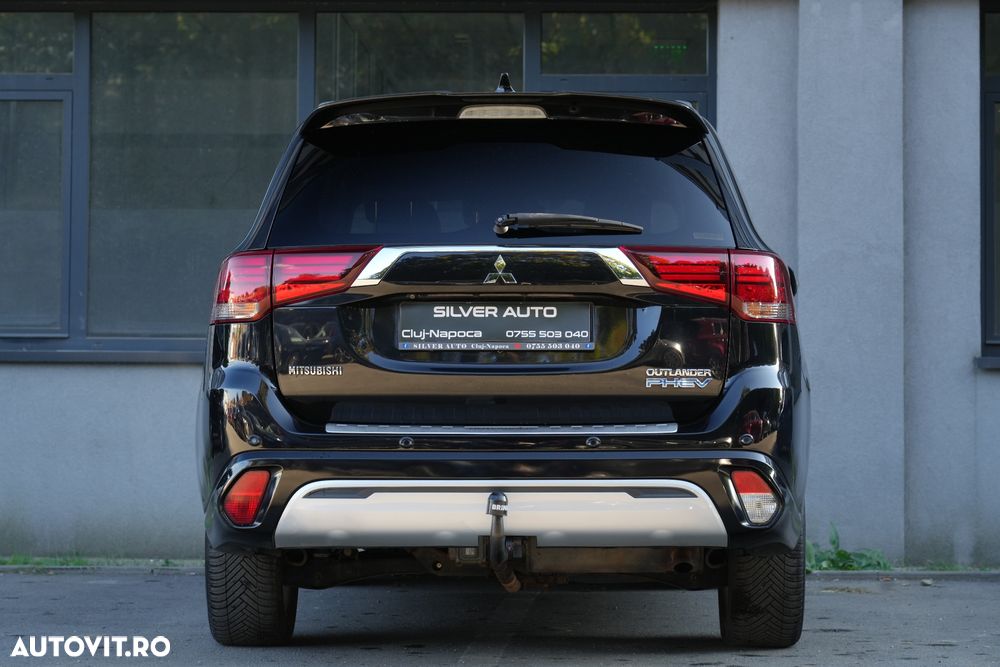 Mitsubishi Outlander 2.4 4WD Diamant+ - 30