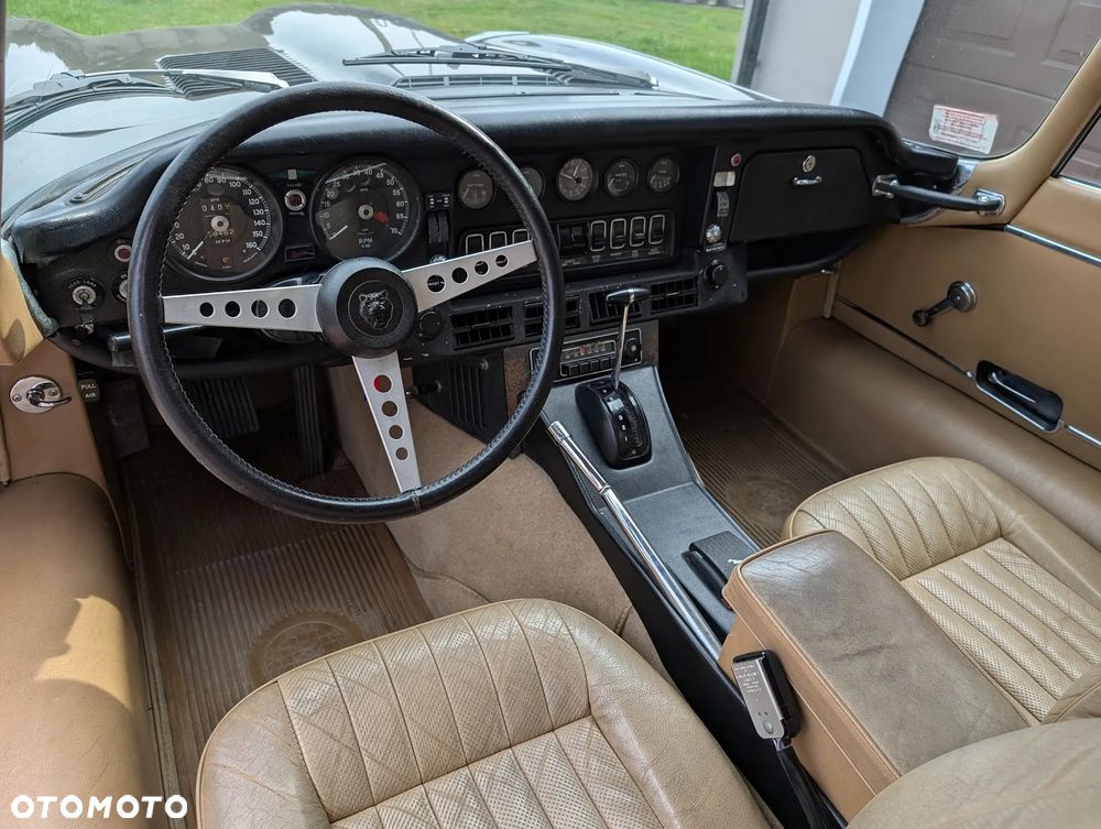 Jaguar E-Type - 6