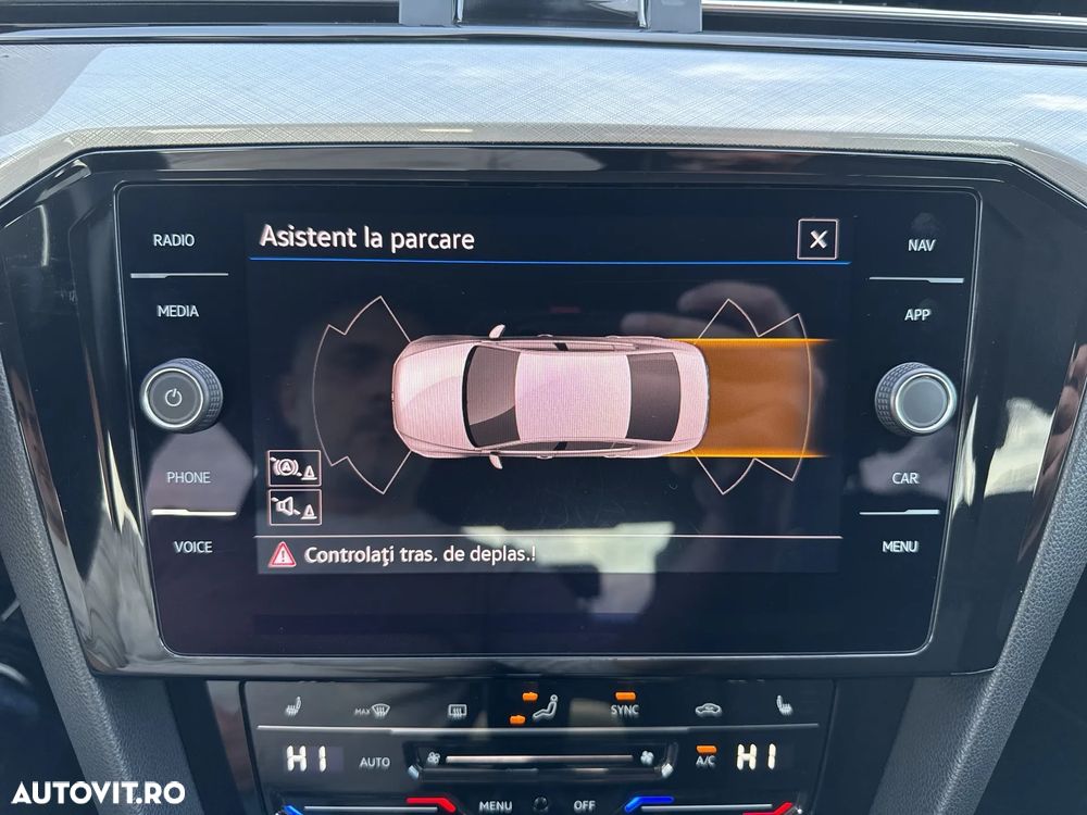 Volkswagen Passat 2.0 TDI DSG Comfortline - 23