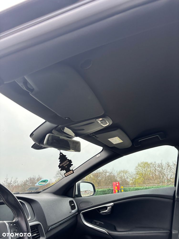 Volvo V40 D2 Drive-E R-Design Kinetic - 11