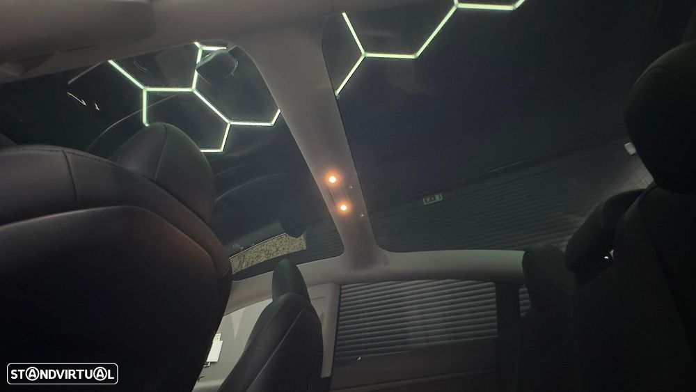 Tesla Model 3 Performance Dual Motor AWD - 24