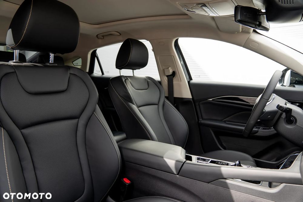 Bestune B70 2.0T Elegance - 24