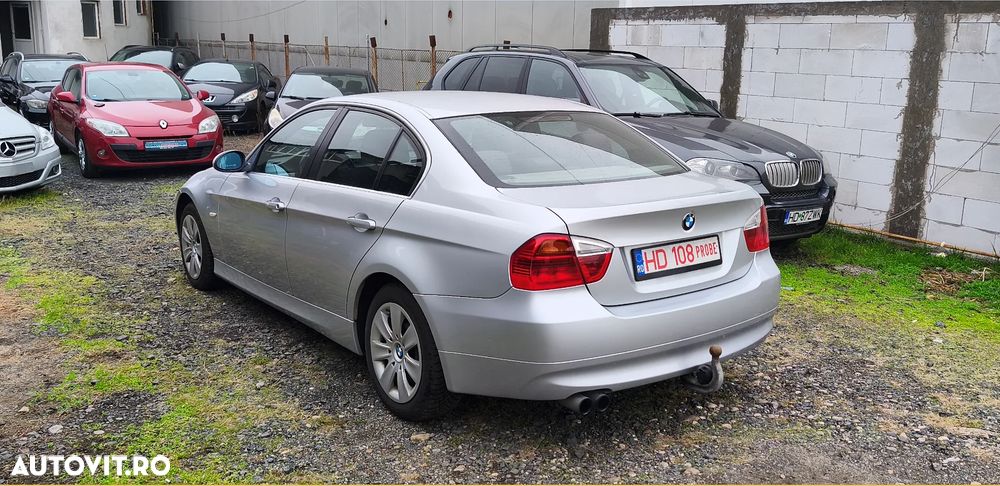 BMW Seria 3 325xi - 28