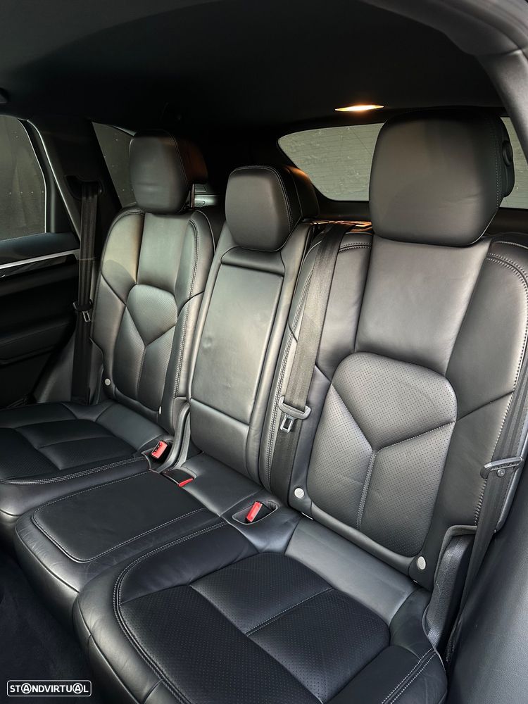 Porsche Cayenne S Hybrid Tiptronic S - 49