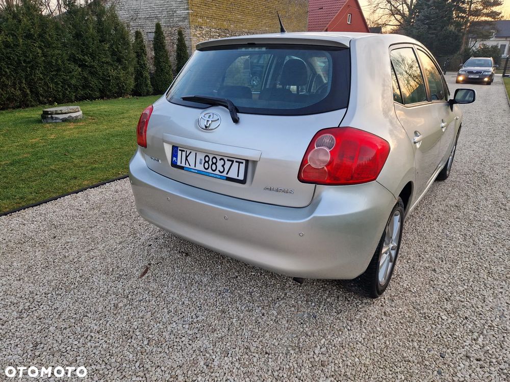 Toyota Auris 1.6 VVT-i Executive - 23