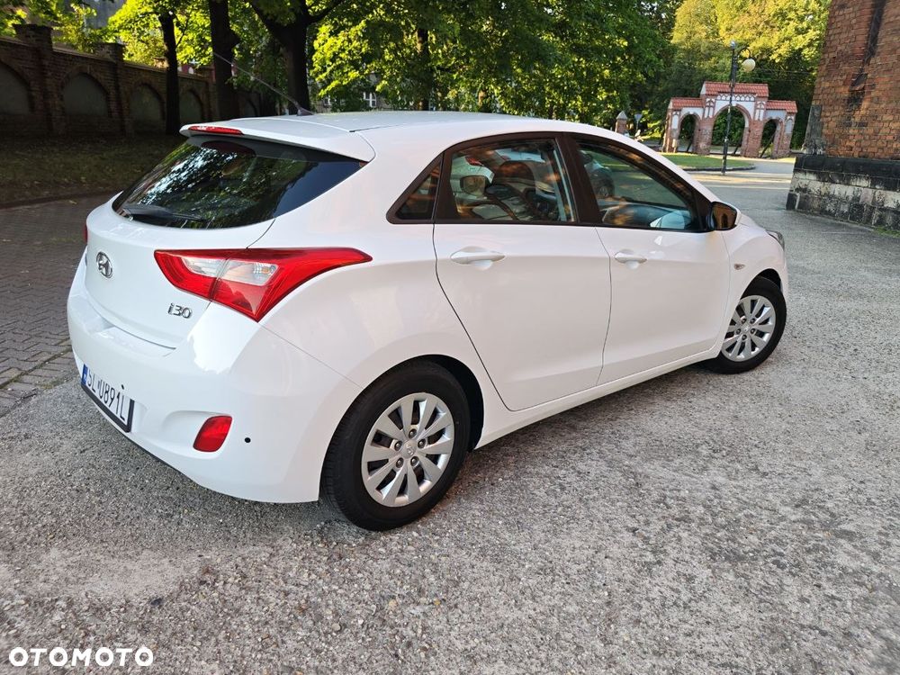 Hyundai i30 blue 1.4 Style - 30