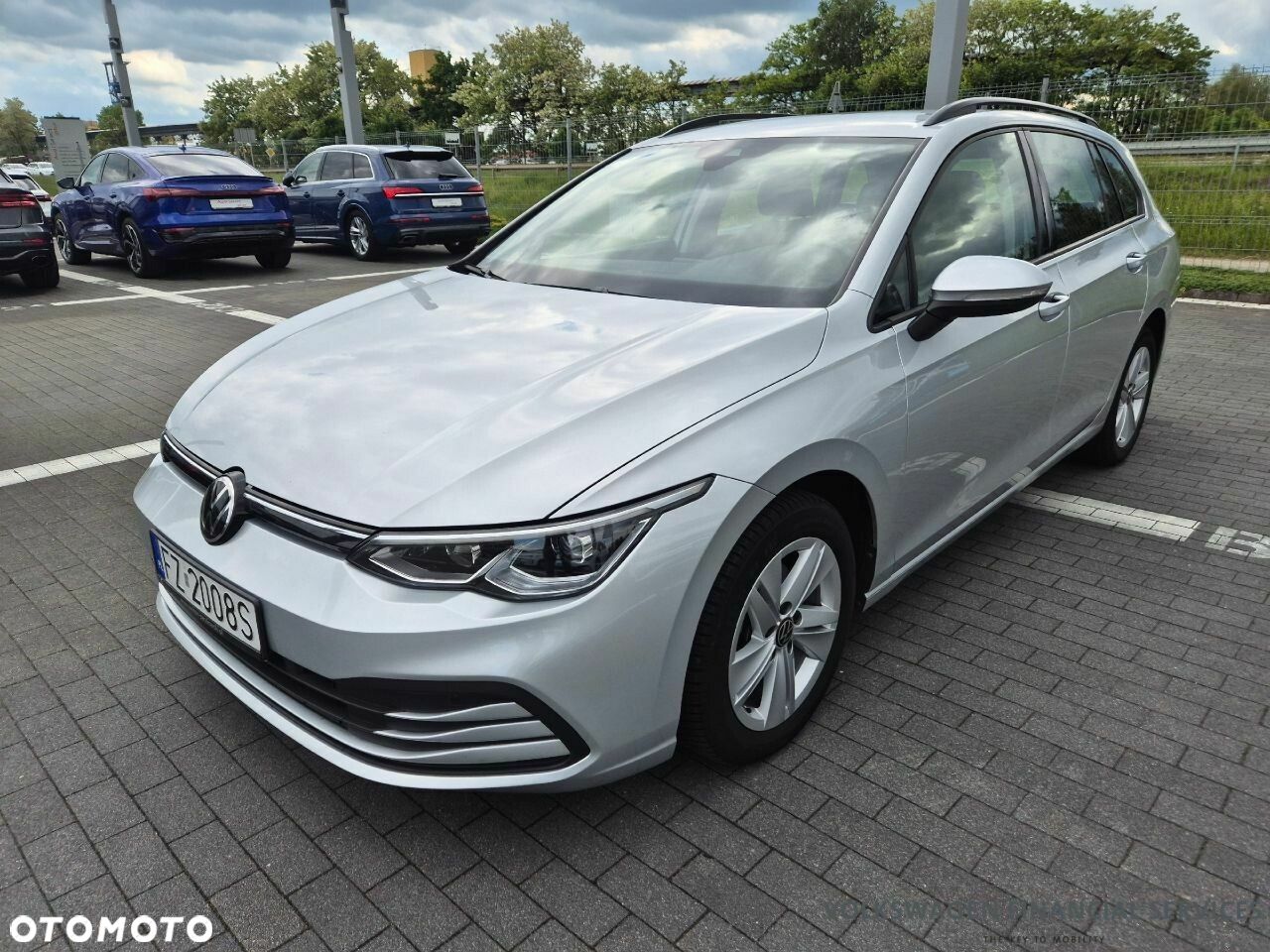 Volkswagen Golf - 1
