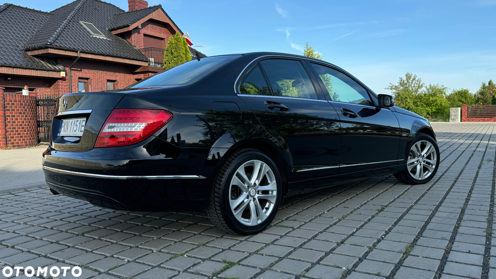 Mercedes-Benz Klasa C 180 CGI BlueEff Avantgarde - 8