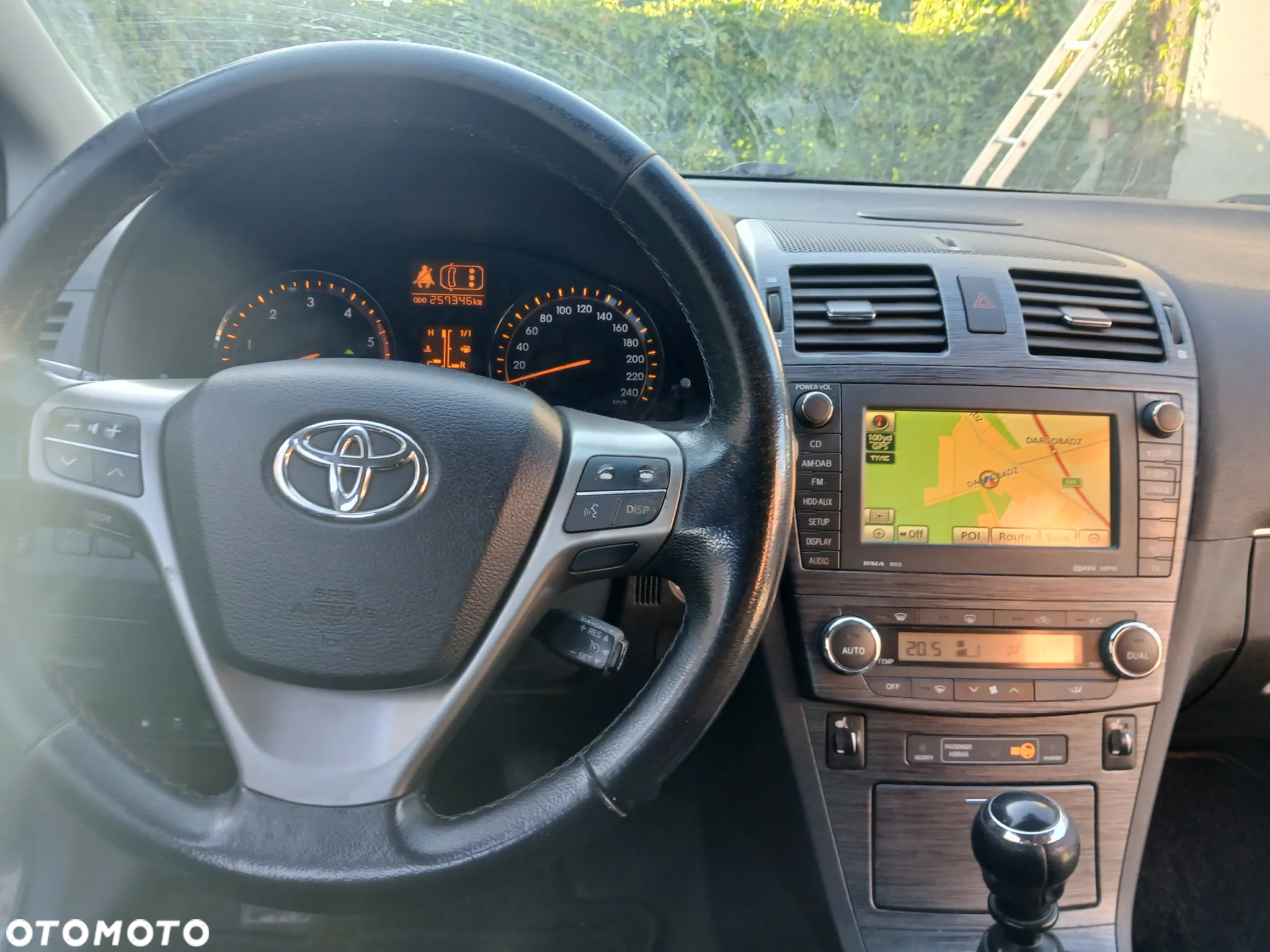 Toyota Avensis 2.0 D-4D - 5