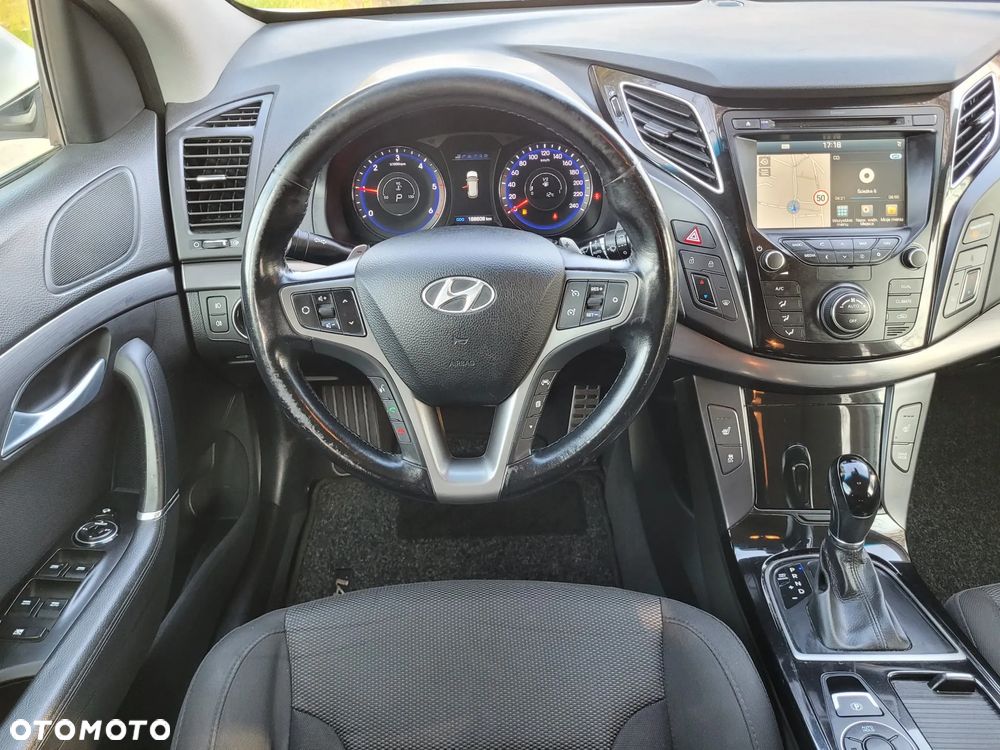 Hyundai i40 Kombi blue 1.7 CRDi DCT Premium - 11