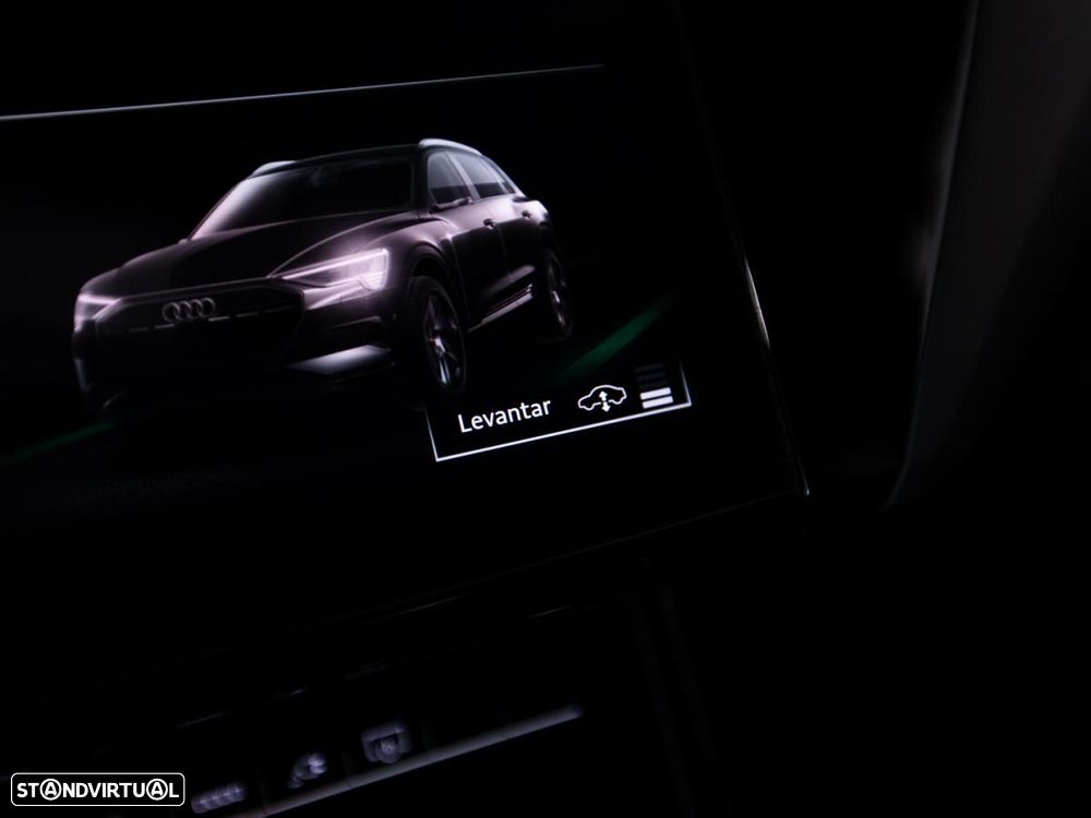 Audi e-tron 55 quattro S line - 31