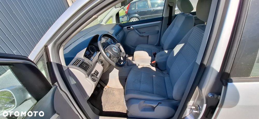 Volkswagen Touran - 14