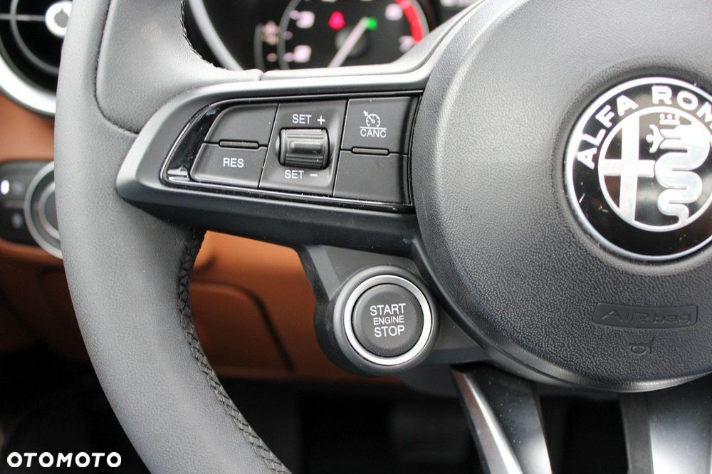 Alfa Romeo Giulia - 20