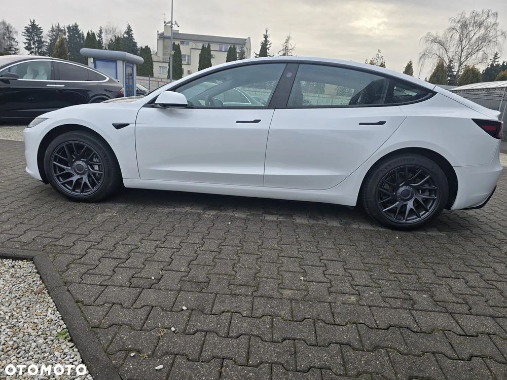Tesla Model 3 - 16