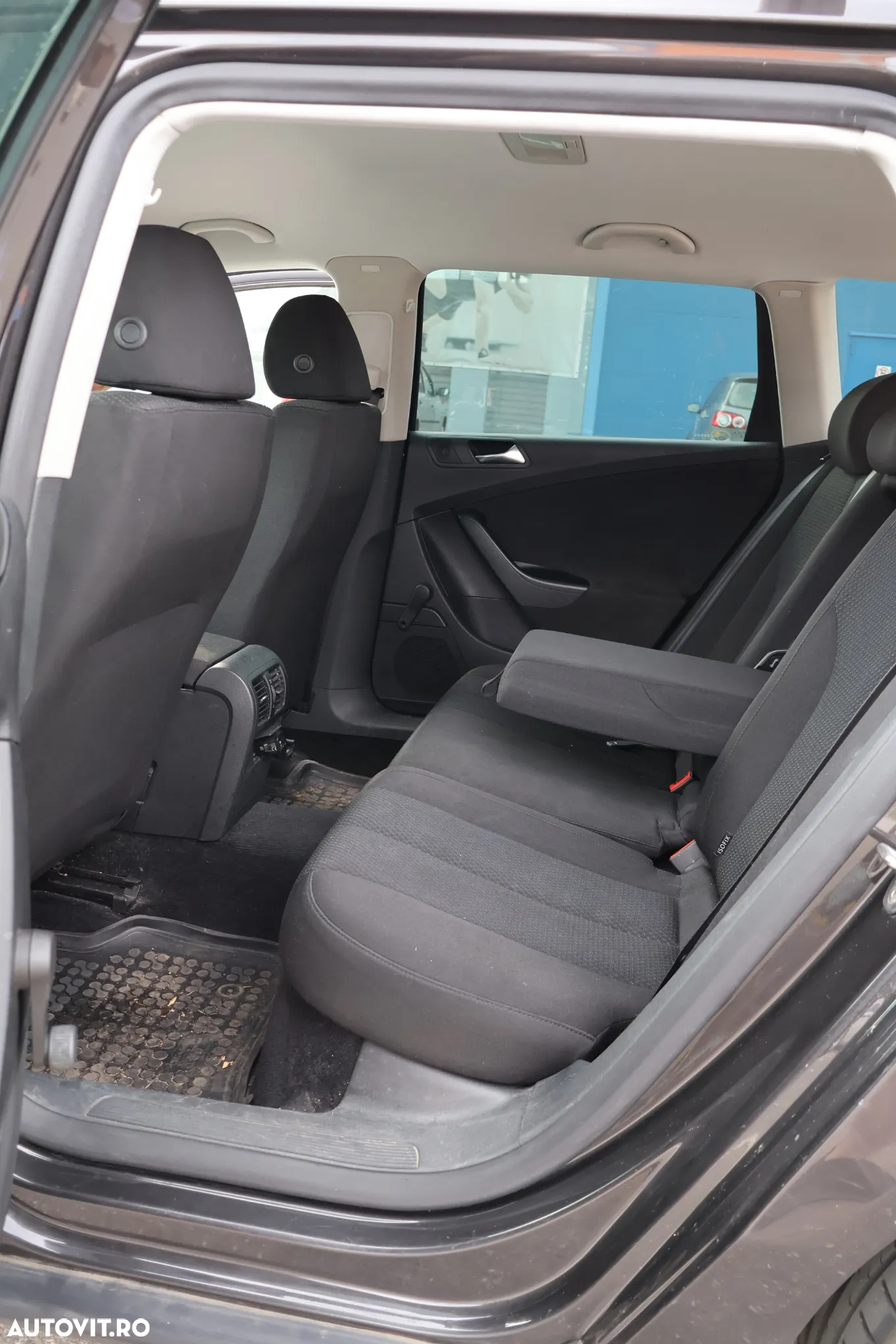 Volkswagen Passat Variant 1.6 TDI DPF BlueMotion Technology Trendline - 17