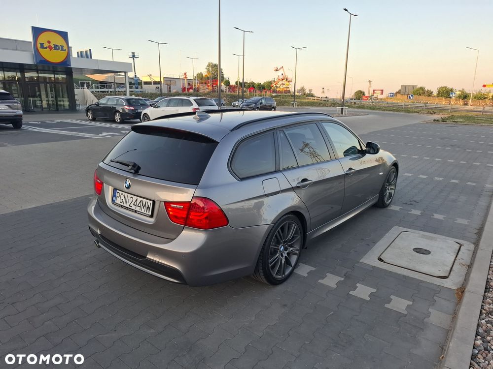 BMW Seria 3 318d M Sport EU6 - 12