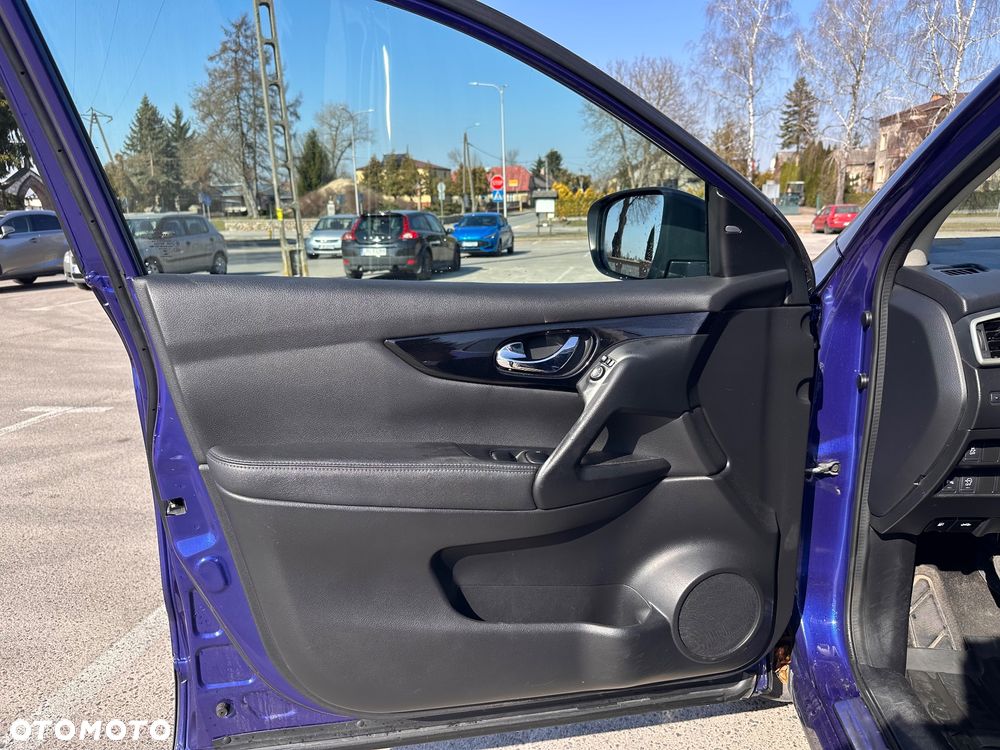 Nissan Qashqai 1.2 DIG-T N-Vision - 23