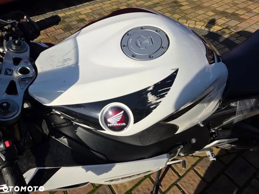 Honda CBR - 8