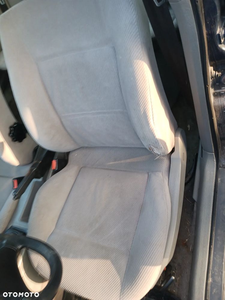 Audi 80 B4 Silnik 2.0 90KM ABT Monowtrysk Skrzynia CGT sprzęgło Lakier LY5D drzwi lewe prawe zderzak maska błotnik klapa lusterko maglownica mcperson sanki belka amortyzator mechanizm szyby serwo pompa pompka panel podszybie lampa tłumik wydech szyba sonda fotel pompka głowica licznik zegary Hak NA CZĘŚCI WSZYSTKIE CZĘŚCI - 12