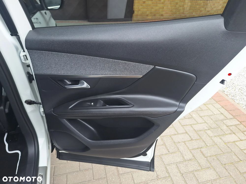 Peugeot 3008 2.0 BlueHDi Allure - 30