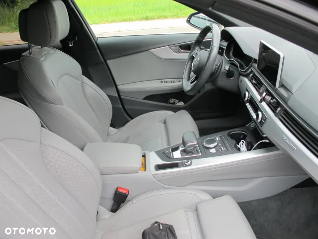 Audi A4 45 TFSI quattro S tronic S line - 26