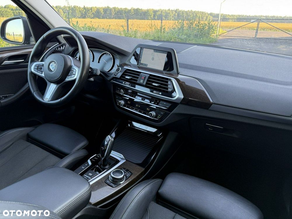 BMW X3 xDrive20i Advantage - 10
