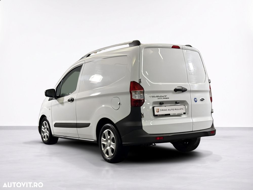Ford Courier - 4