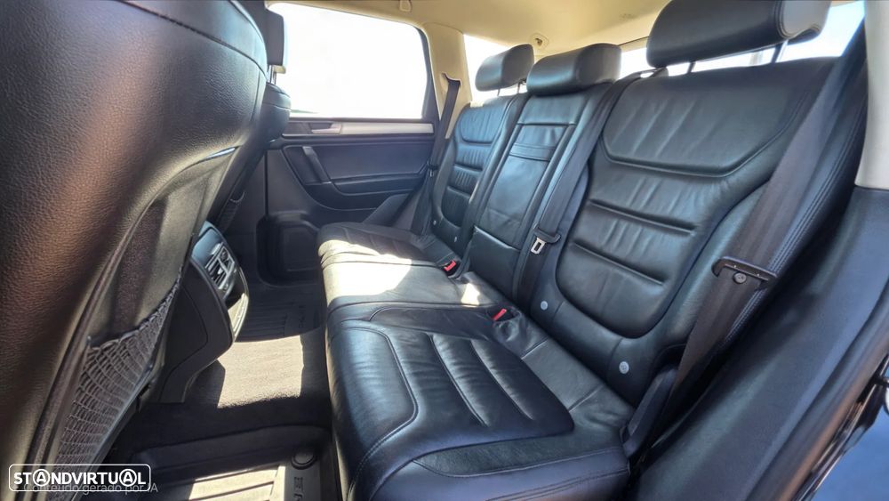 VW Touareg 3.0 TDI V6 Top Tiptronic - 8