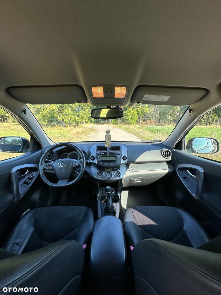 Toyota RAV4 - 22