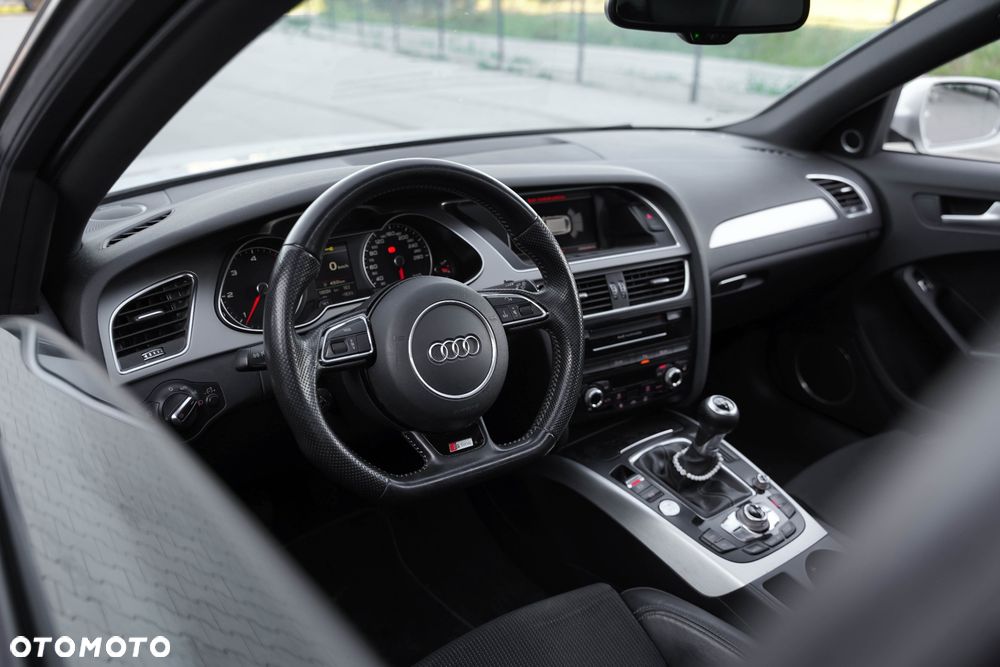 Audi A4 Avant 2.0 TDI DPF clean diesel S line Sportpaket - 17
