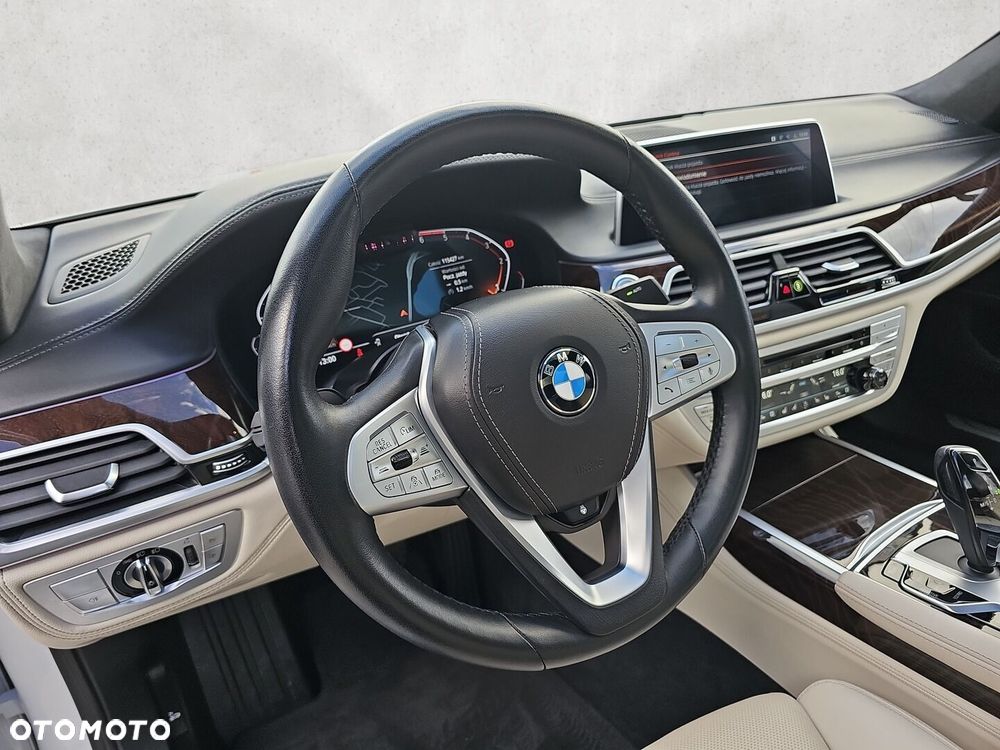 BMW Seria 7 - 17