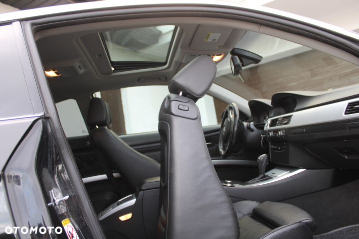 BMW Seria 3 330 Ci Edition Sport - 24