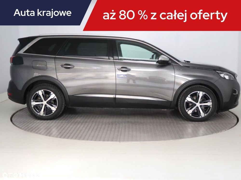 Peugeot 5008 - 8
