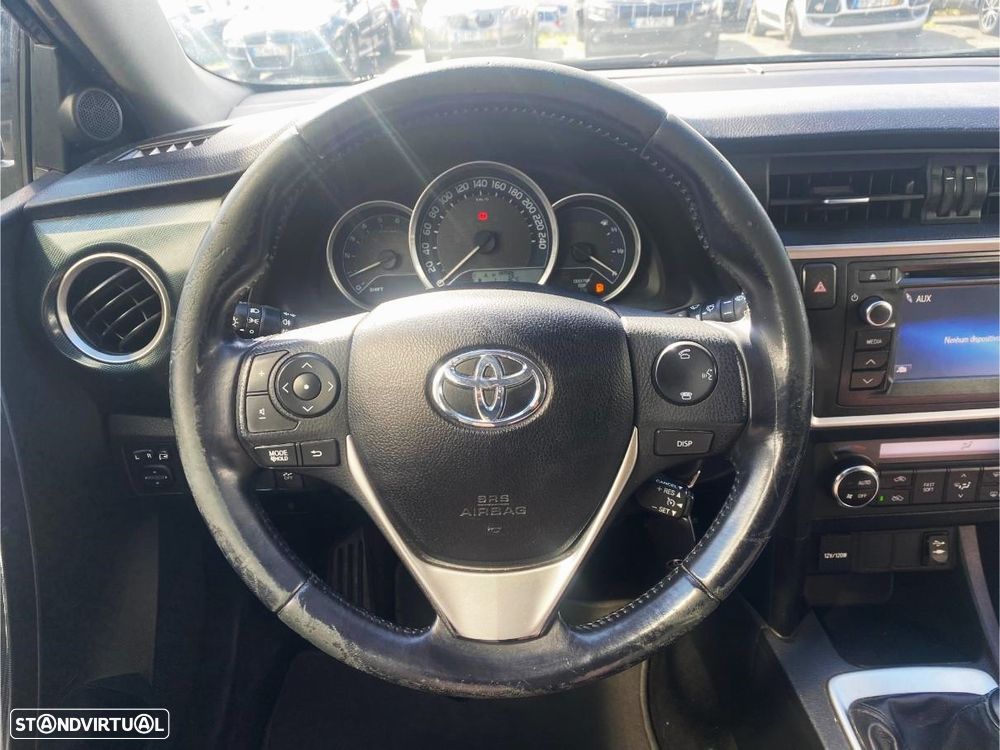 Toyota Auris Touring Sports 1.4 D-4D Com+P.Sport - 27