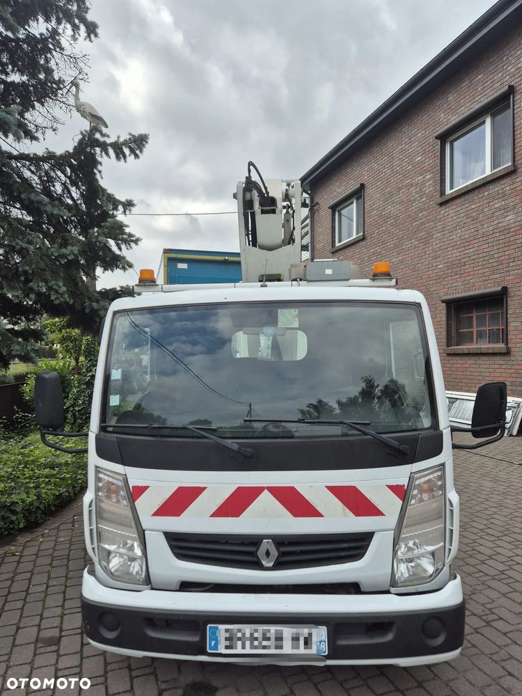 Renault Maxity - 3