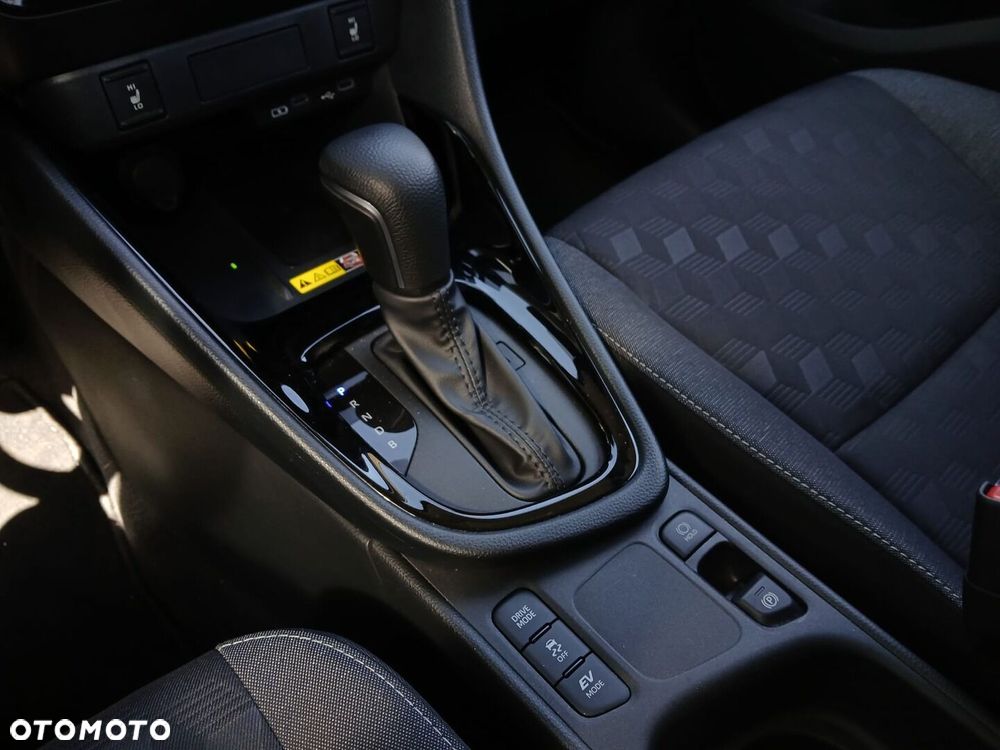 Toyota Yaris Hybrid 1.5 Style - 20