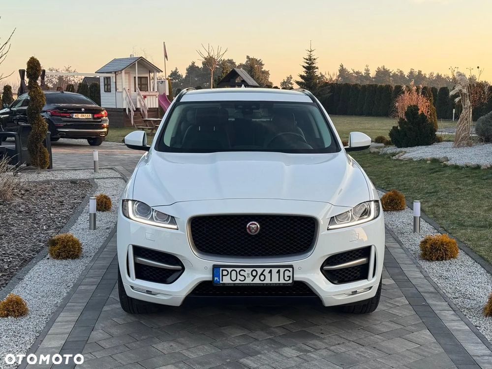 Jaguar F-Pace 2.0 i4P AWD R-Sport - 11