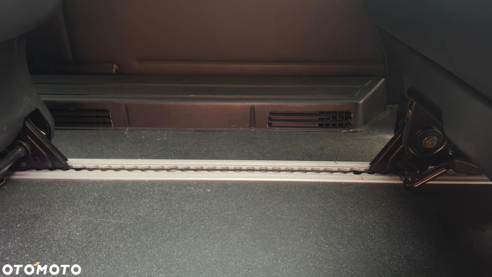 Mercedes-Benz Sprinter - 14