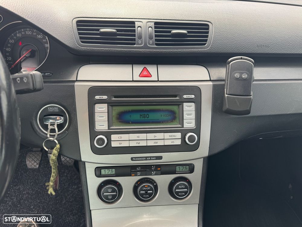 VW Passat 2.0 TDI Confortline - 19