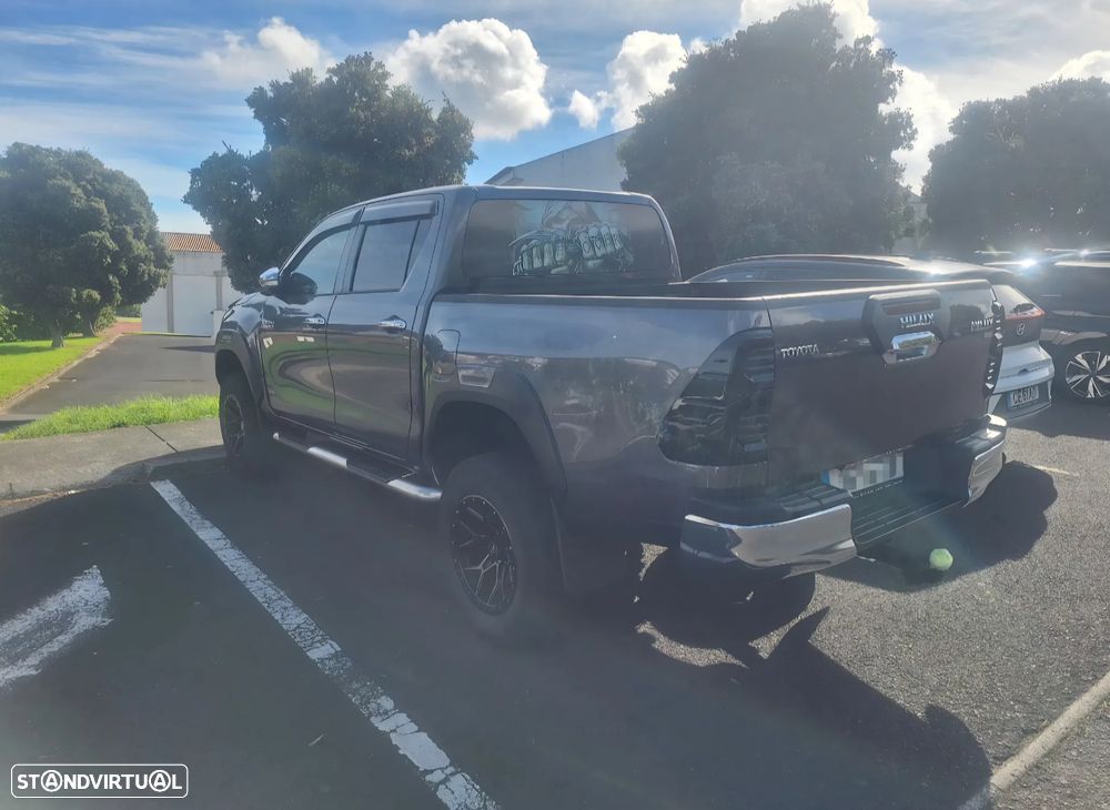 Toyota Hilux — photo 5