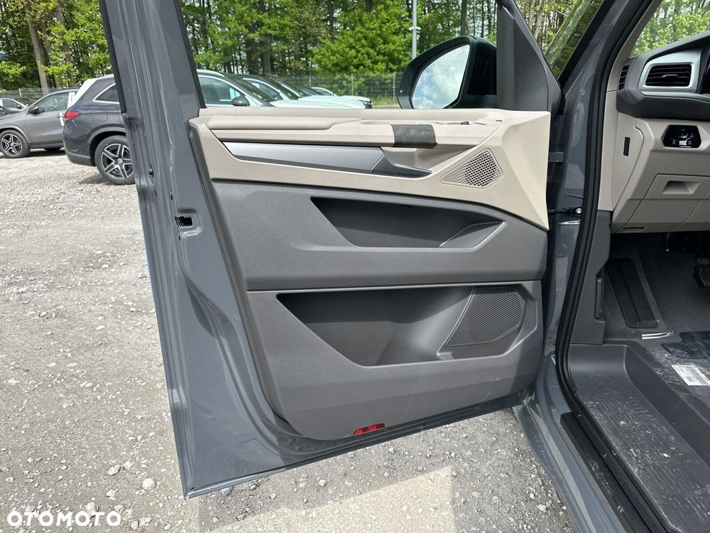 Volkswagen Multivan - 11