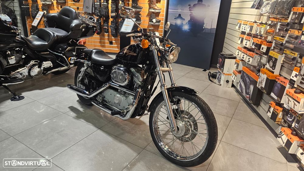 Harley-Davidson 883 Custom - 4