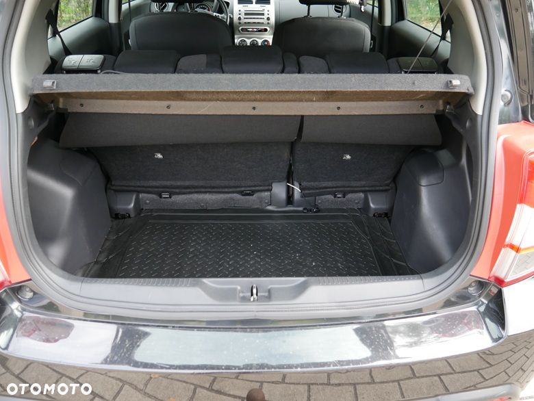 Toyota Urban Cruiser 1.33 Sol - 23
